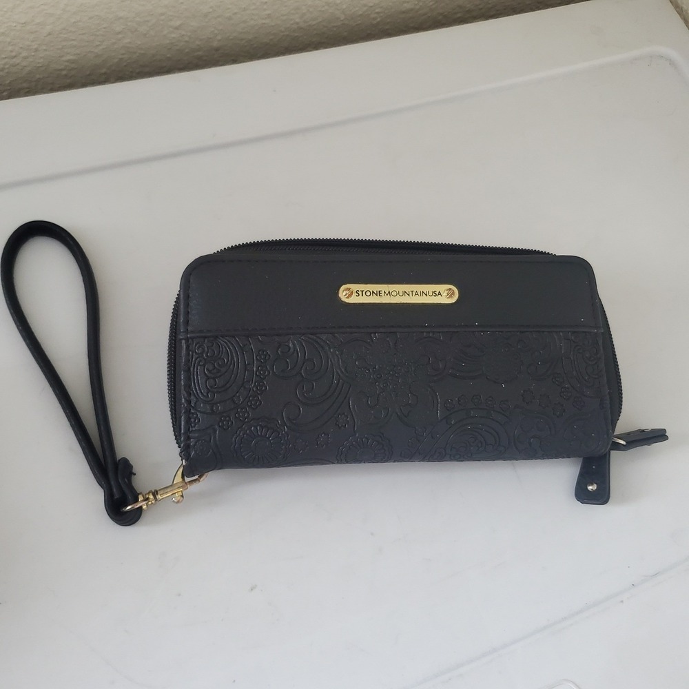 Stone Mountain USA Black Embossed Paisley Wristlet Wallet Double Zip Organizer